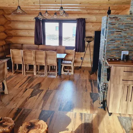 Zrub Polana - Liptovska Mara 木屋 Ižipovce